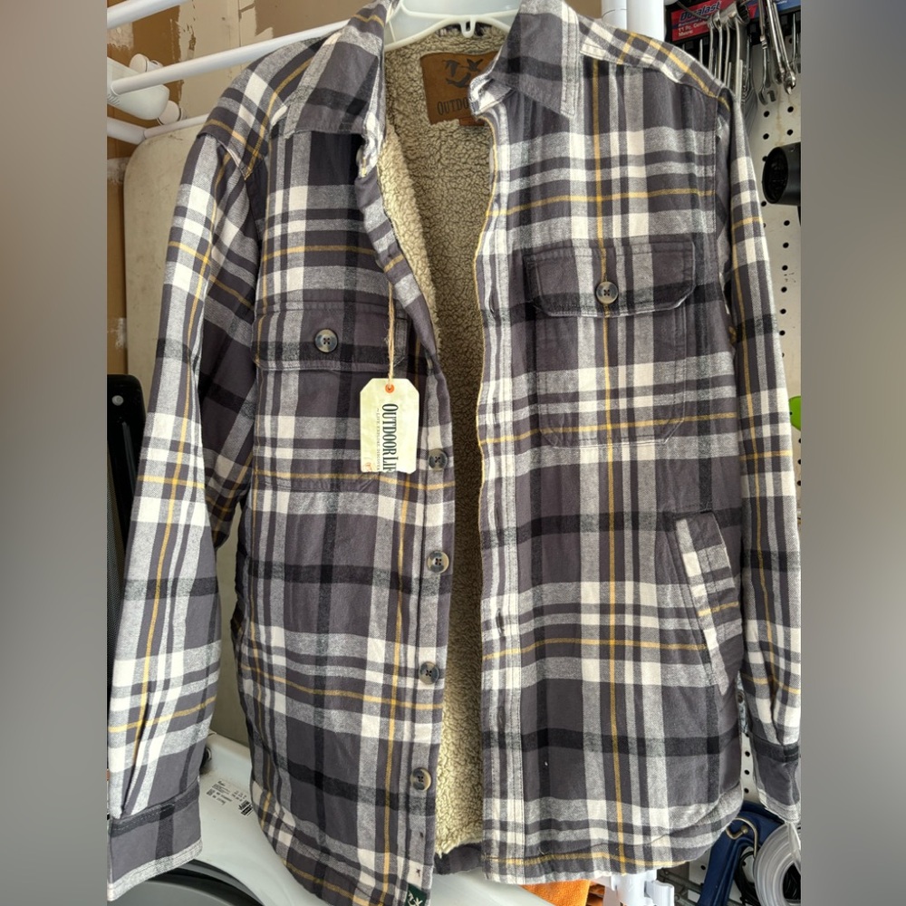 🩶New Outdoor life🖤flannel men’s shirt size(S/C) - Picture 1 of 10